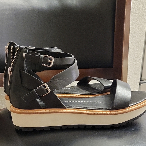 Black Platform Sandals with Adjustable Straps - Picture 1 of 4